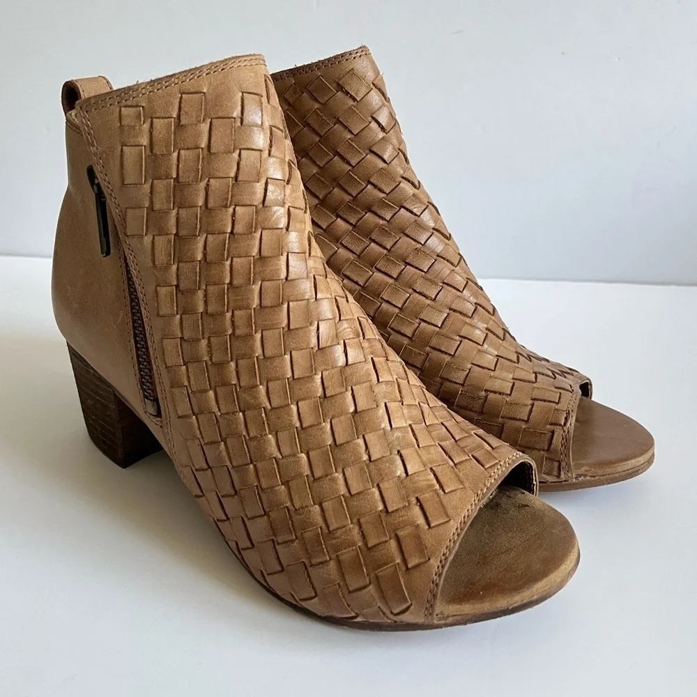 Naughty Monkey Brown Leather Woven Ankle Booties Size 6.5